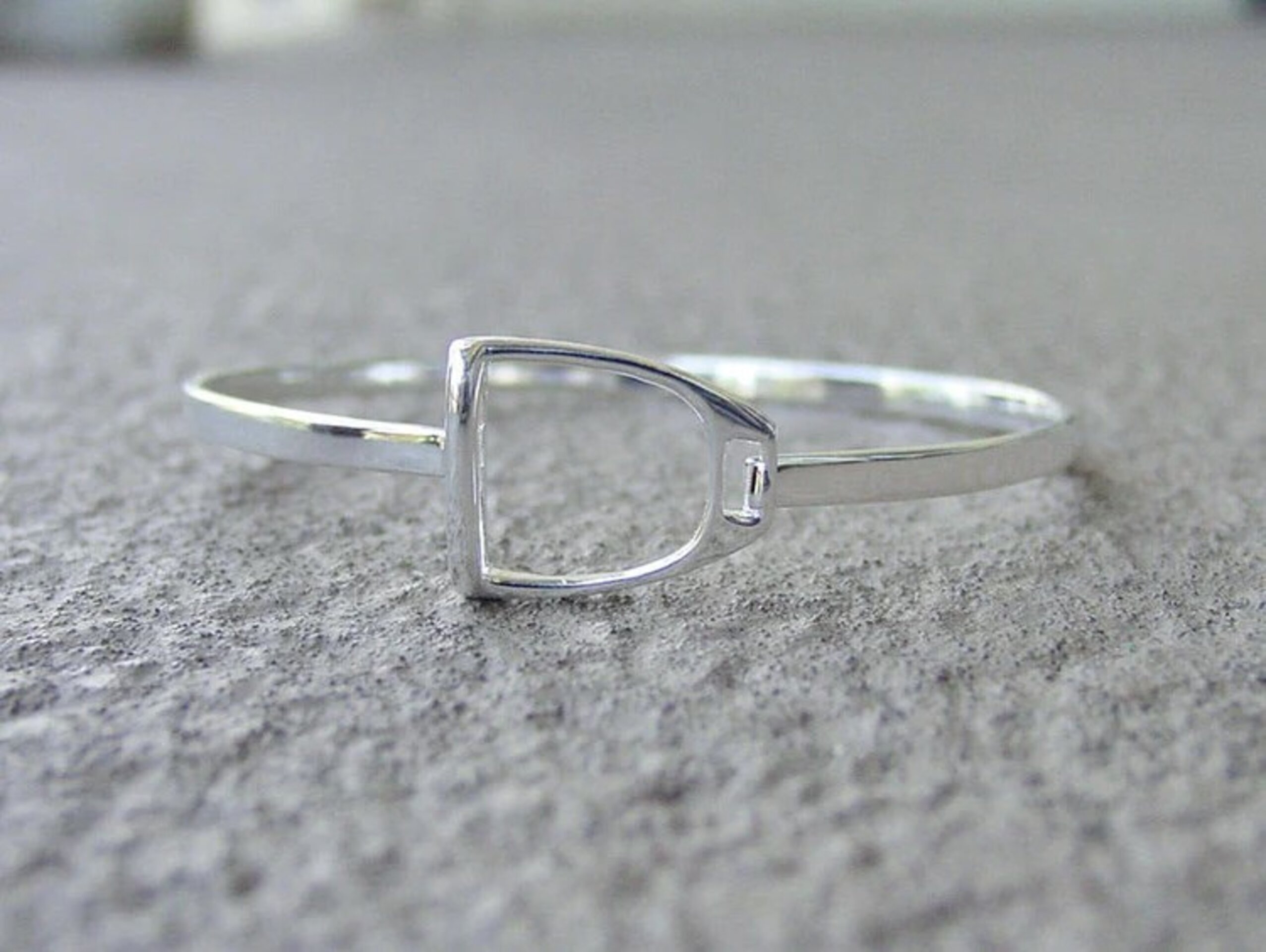 BRAZALETE DE PLATA ESTERLINA 925 - ESTRIBO - 2